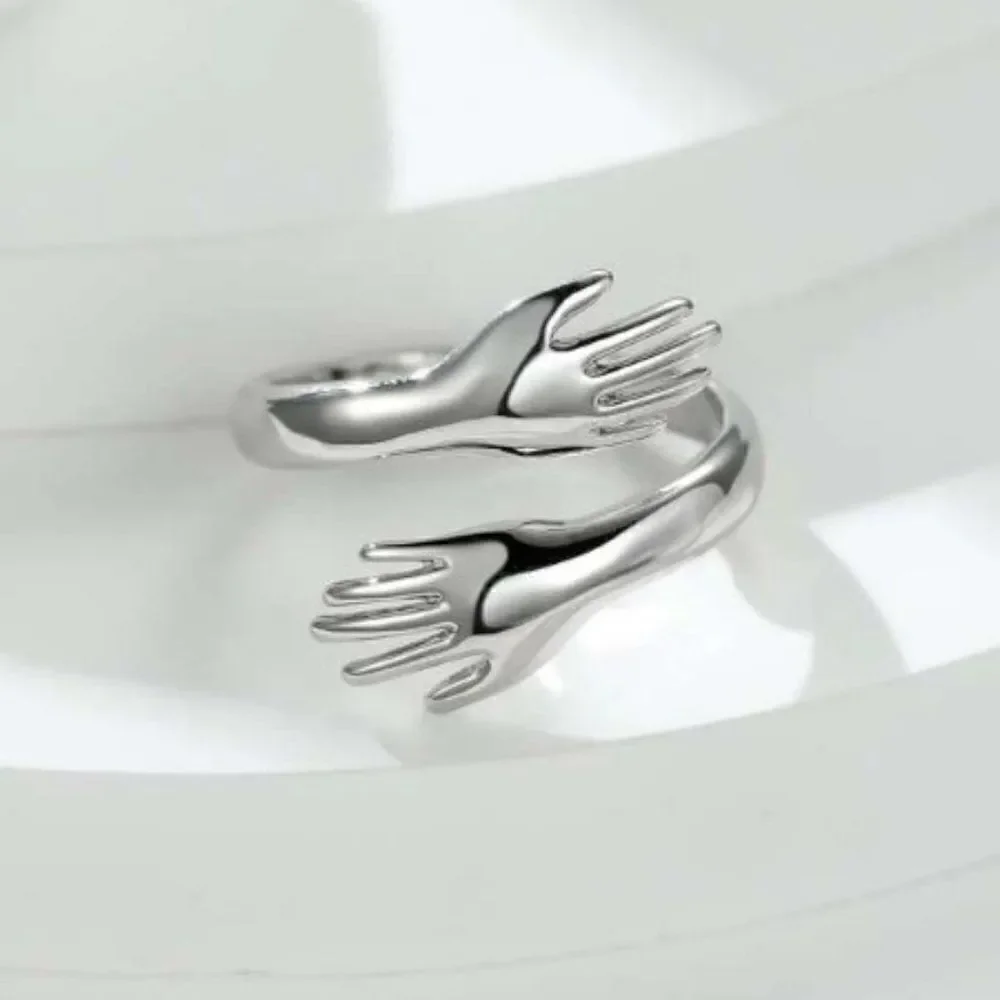 SILVER HUG ME TIGHT RING